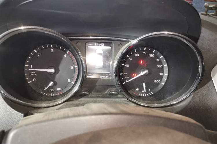 Used Isuzu TAGA 2018 3.0T Four-Wheel Drive Luxury Edition Instrument Cluster