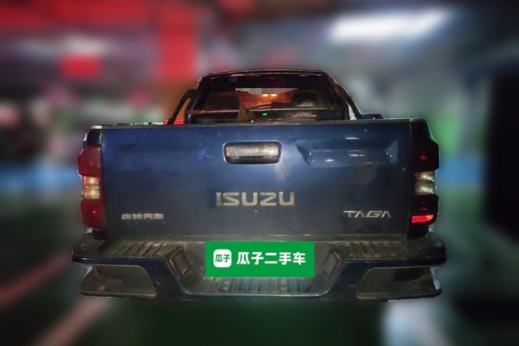 Used Isuzu TAGA 2018 3.0T Four-Wheel Drive Luxury Edition Rear