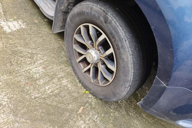 Used Isuzu TAGA 2018 3.0T Two-Wheel Drive Luxury Edition Right Front Wheel Hub