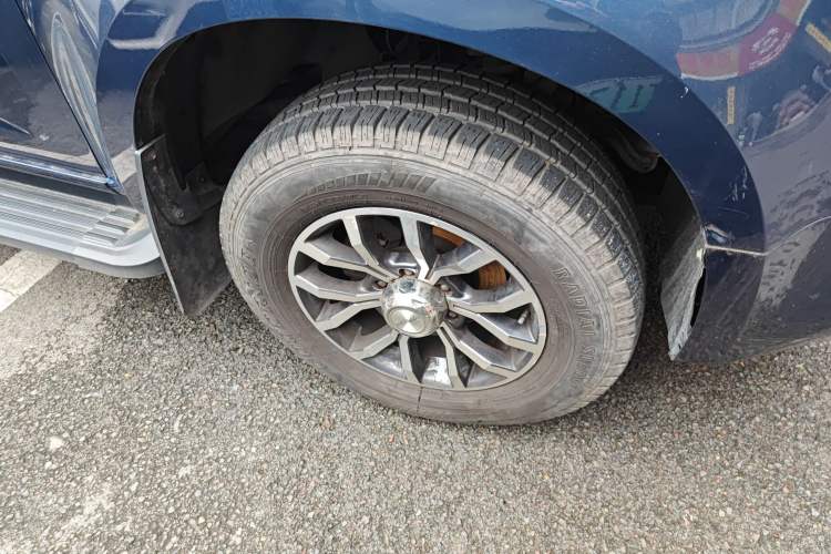 Used Isuzu TAGA 2018 3.0T Four-Wheel Drive Luxury Edition Right Front Wheel Hub