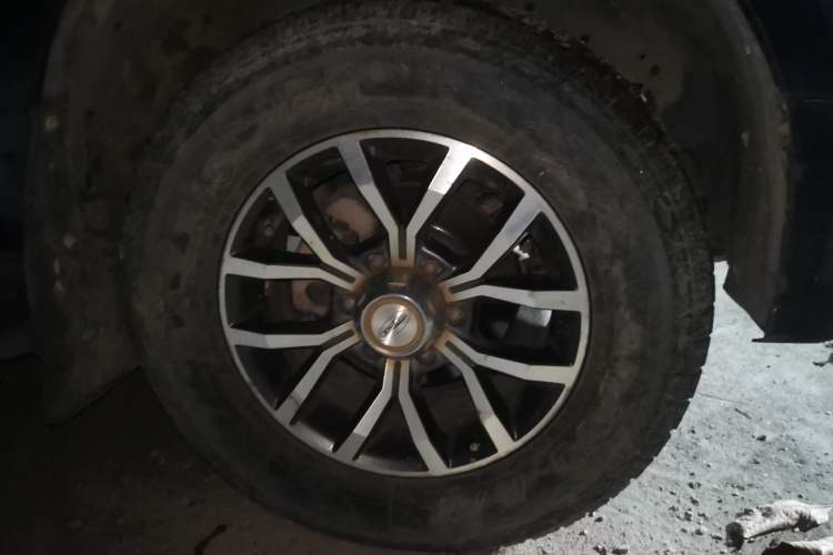 Used Isuzu TAGA 2018 3.0T Four-Wheel Drive Luxury Edition Right Front Wheel Hub
