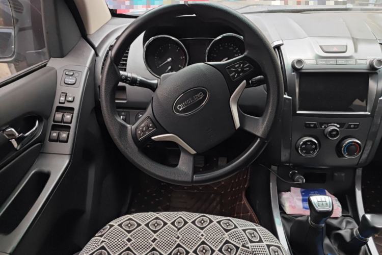 Used Isuzu TAGA 2018 3.0T Four-Wheel Drive Luxury Edition Steering Wheel