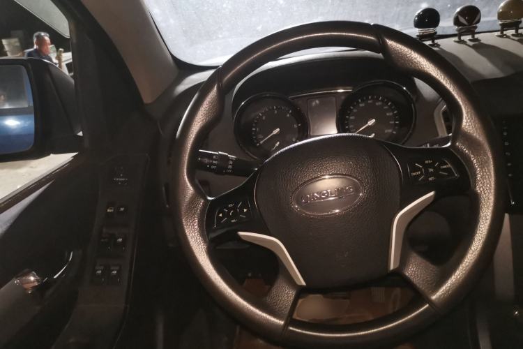 Used Isuzu TAGA 2018 3.0T Four-Wheel Drive Luxury Edition Steering Wheel
