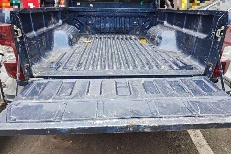 Used Isuzu TAGA 2018 3.0T Four-Wheel Drive Luxury Edition Trunk