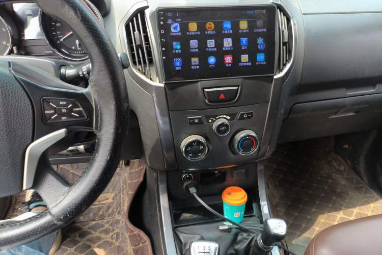 Used Isuzu TAGA 2018 3.0T Four-Wheel Drive Ultra-Luxury Version Audio And AC Panel