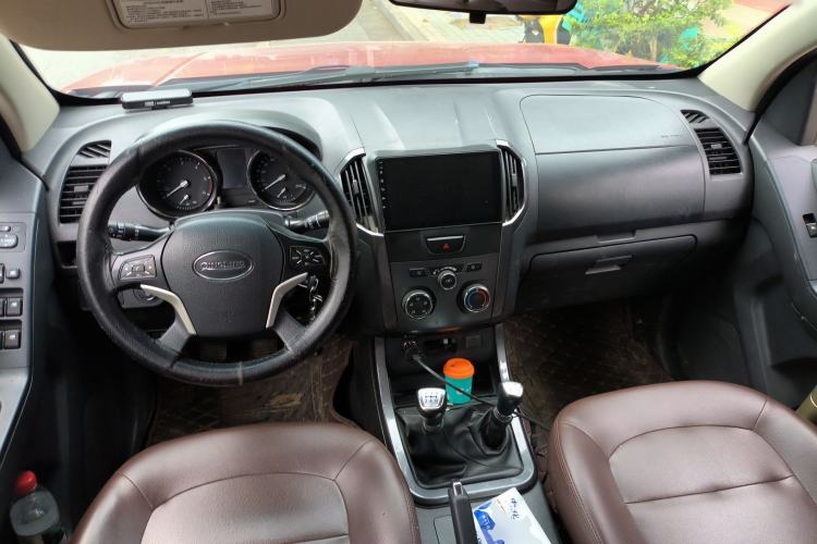 Used Isuzu TAGA 2018 3.0T Four-Wheel Drive Ultra-Luxury Version Center Console