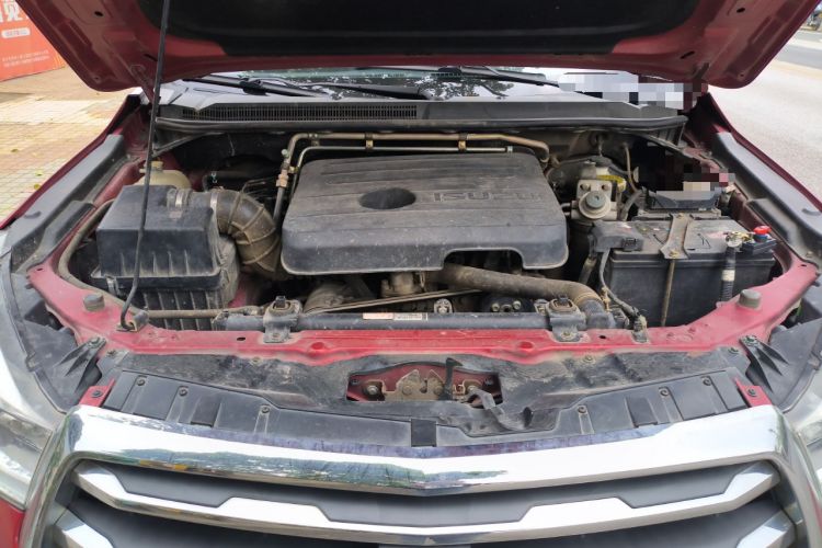 Used Isuzu TAGA 2018 3.0T Four-Wheel Drive Ultra-Luxury Version Engine Bay