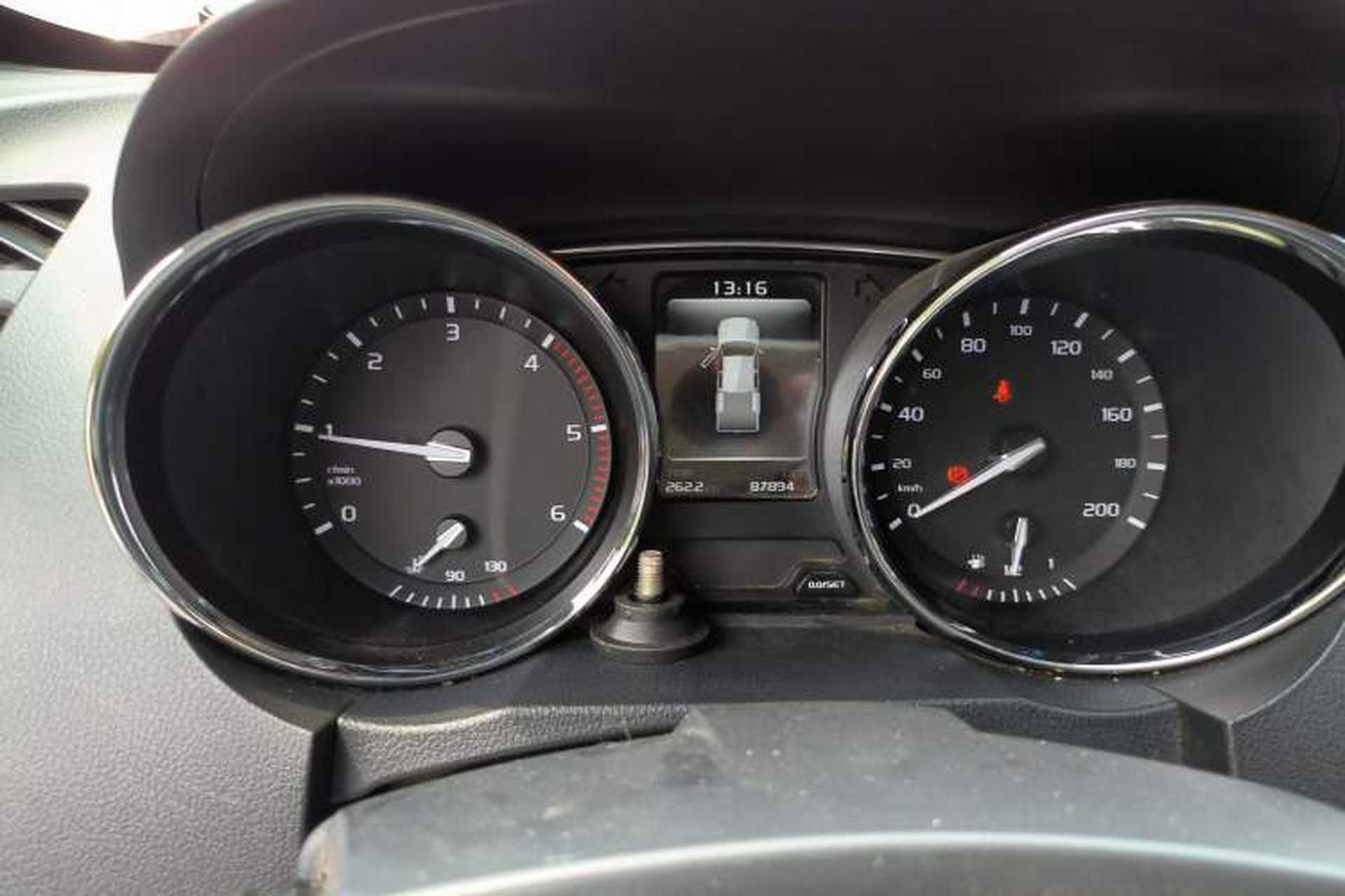 Used Isuzu TAGA 2018 3.0T Four-Wheel Drive Ultra-Luxury Version Instrument Cluster