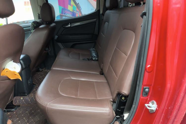Used Isuzu TAGA 2018 3.0T Four-Wheel Drive Ultra-Luxury Version Left Rear Seat