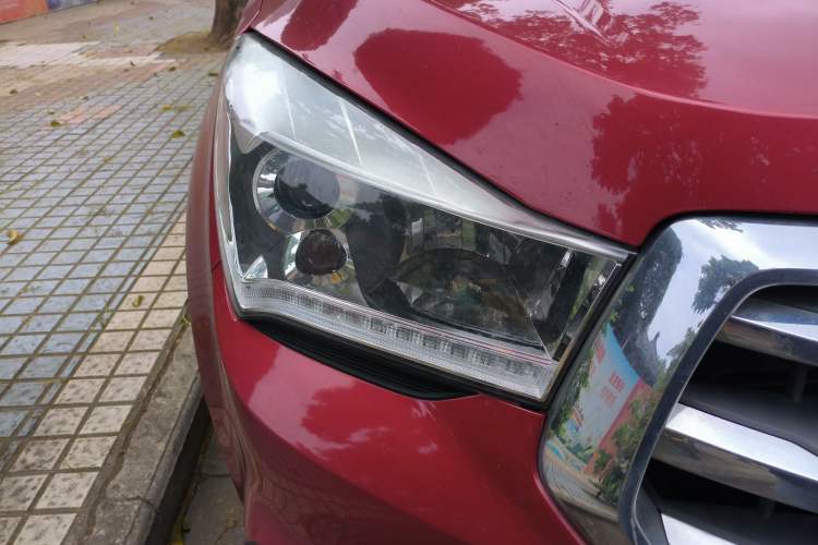 Used Isuzu TAGA 2018 3.0T Four-Wheel Drive Ultra-Luxury Version Right Front Headlight