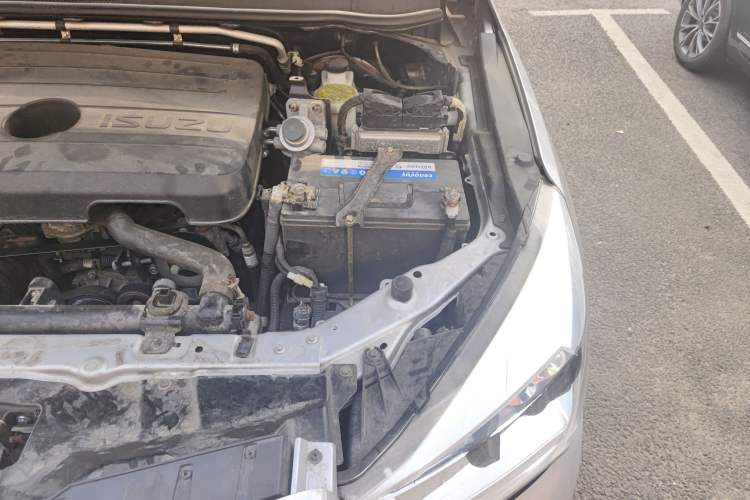 Used Isuzu TAGA 2018 3.0T Two-Wheel Drive Elite Edition Engine Bay Left