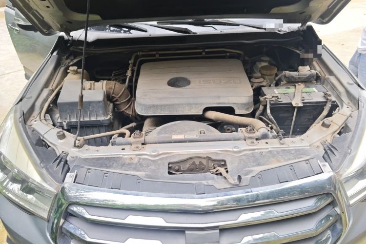 Used Isuzu TAGA 2018 3.0T Two-Wheel Drive Ultra-Luxury Version Engine Bay