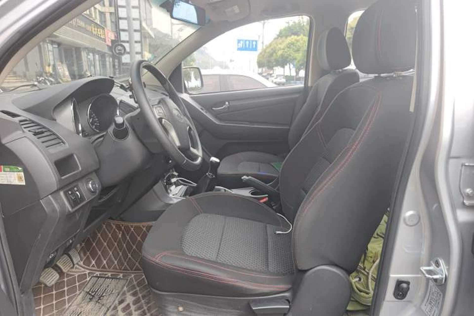 Used Isuzu TAGA 2018 3.0T Two-Wheel Drive Elite Edition Left Front Seat