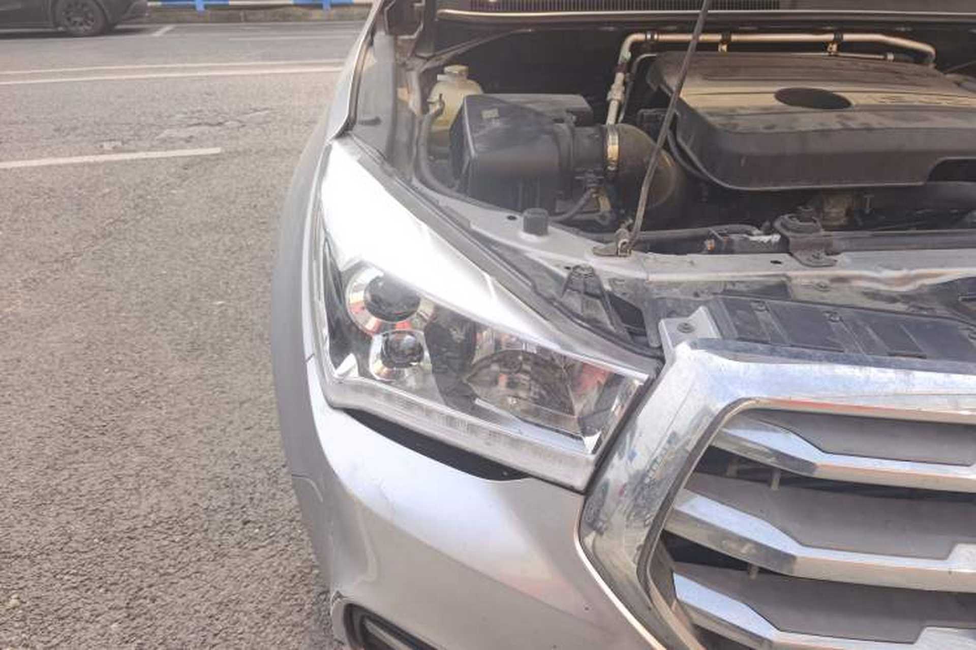 Used Isuzu TAGA 2018 3.0T Two-Wheel Drive Elite Edition Right Front Headlight