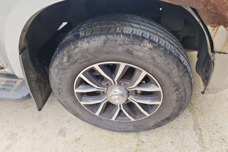 Used Isuzu TAGA 2018 3.0T Two-Wheel Drive Ultra-Luxury Version Right Front Wheel Hub