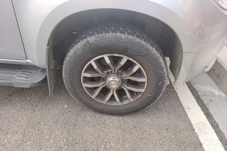 Used Isuzu TAGA 2018 3.0T Two-Wheel Drive Elite Edition Right Front Wheel Hub