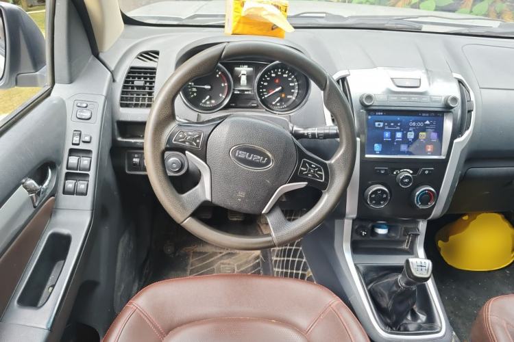 Used Isuzu TAGA 2018 3.0T Two-Wheel Drive Ultra-Luxury Version Steering Wheel