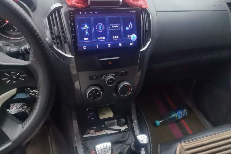 Used Isuzu TAGA 2018 3.0T Four-Wheel Drive Luxury Edition Audio And AC Panel