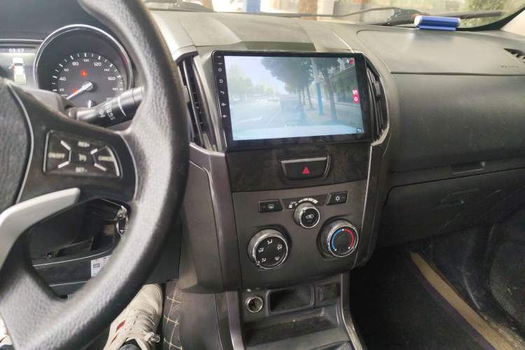 Used Isuzu TAGA 2018 3.0T Two-Wheel Drive Elite Edition Audio And AC Panel
