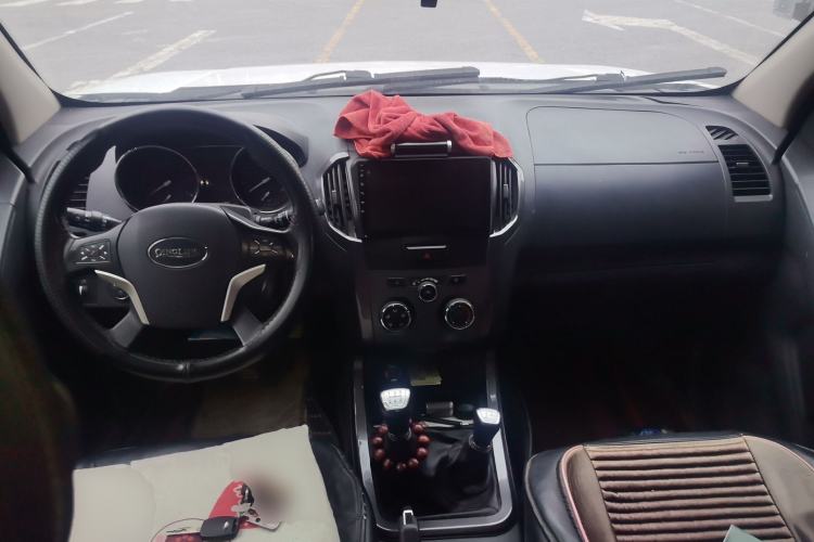 Used Isuzu TAGA 2018 3.0T Four-Wheel Drive Luxury Edition Center Console