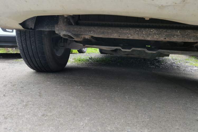 Used Isuzu TAGA 2018 3.0T Two-Wheel Drive Elite Edition Chassis Front Right
