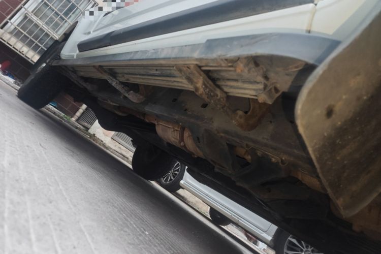 Used Isuzu TAGA 2018 3.0T Two-Wheel Drive Luxury Edition Chassis Front Right