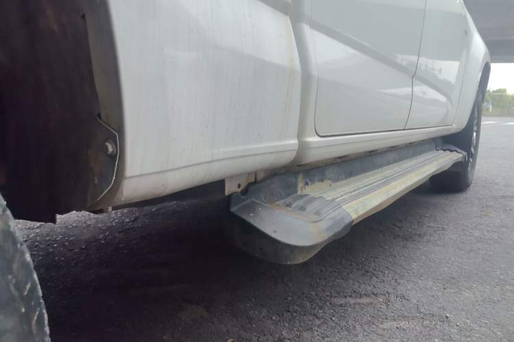 Used Isuzu TAGA 2018 3.0T Four-Wheel Drive Luxury Edition Chassis Rear Right