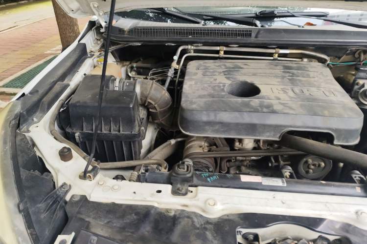 Used Isuzu TAGA 2018 3.0T Two-Wheel Drive Elite Edition Engine Bay Right