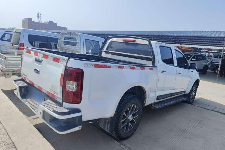 Used Isuzu TAGA 2018 3.0T Four-Wheel Drive Ultra-Luxury Version Exterior 3