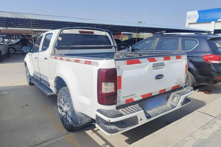 Used Isuzu TAGA 2018 3.0T Four-Wheel Drive Ultra-Luxury Version Exterior 5