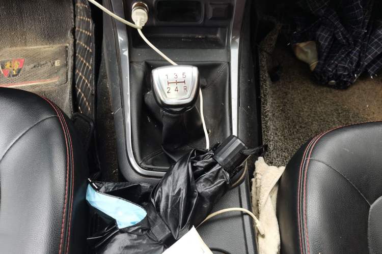 Used Isuzu TAGA 2018 3.0T Two-Wheel Drive Elite Edition Gear Lever