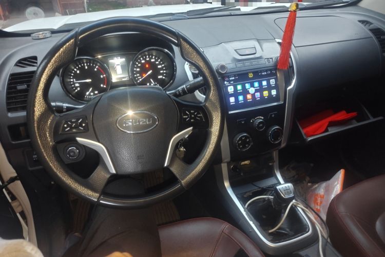 Used Isuzu TAGA 2018 3.0T Two-Wheel Drive Luxury Edition Gear Lever