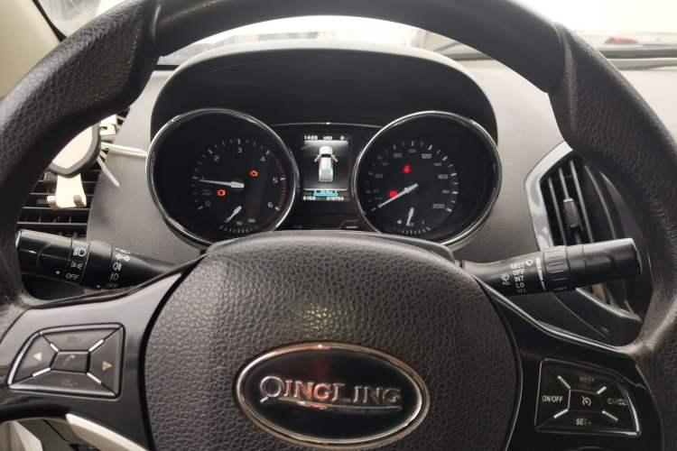 Used Isuzu TAGA 2018 3.0T Two-Wheel Drive Elite Edition Instrument Cluster