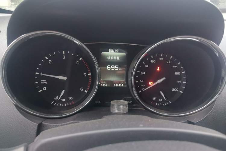 Used Isuzu TAGA 2018 3.0T Four-Wheel Drive Luxury Edition Instrument Cluster