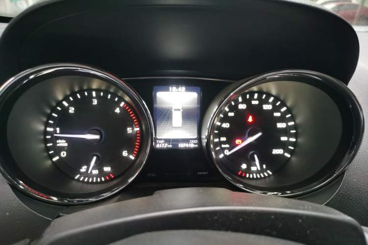 Used Isuzu TAGA 2018 3.0T Four-Wheel Drive Luxury Edition Instrument Cluster