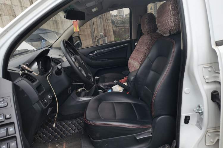 Used Isuzu TAGA 2018 3.0T Two-Wheel Drive Elite Edition Left Front Seat