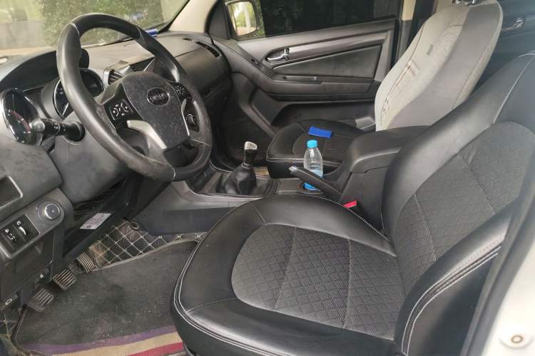 Used Isuzu TAGA 2018 3.0T Two-Wheel Drive Elite Edition Left Front Seat