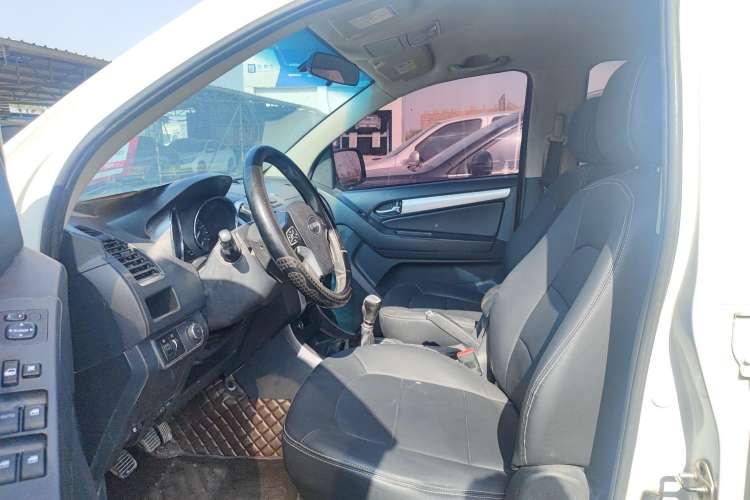 Used Isuzu TAGA 2018 3.0T Four-Wheel Drive Ultra-Luxury Version Left Front Seat