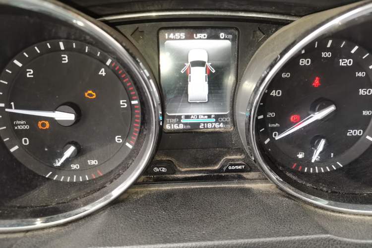 Used Isuzu TAGA 2018 3.0T Two-Wheel Drive Elite Edition Odometer Close Up
