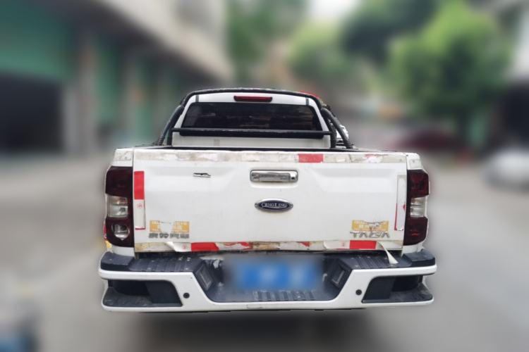 Used Isuzu TAGA 2018 3.0T Four-Wheel Drive Luxury Edition Rear
