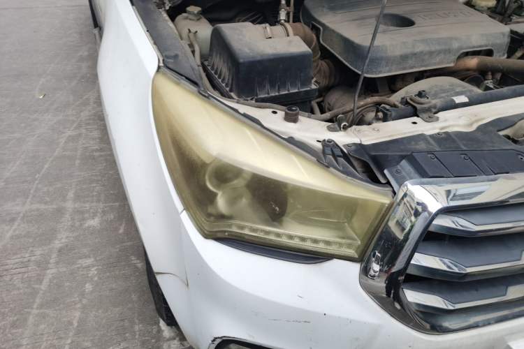 Used Isuzu TAGA 2018 3.0T Four-Wheel Drive Luxury Edition Right Front Headlight