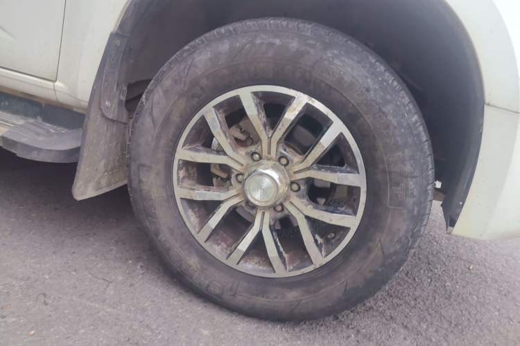 Used Isuzu TAGA 2018 3.0T Four-Wheel Drive Luxury Edition Right Front Wheel Hub