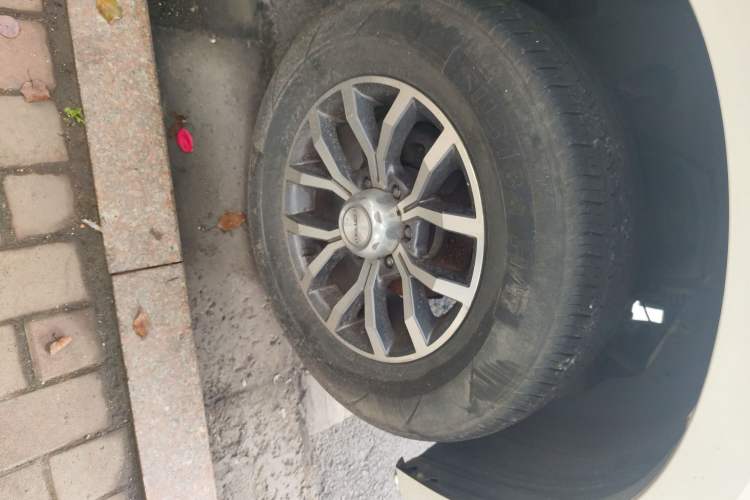 Used Isuzu TAGA 2018 3.0T Two-Wheel Drive Elite Edition Right Front Wheel Hub
