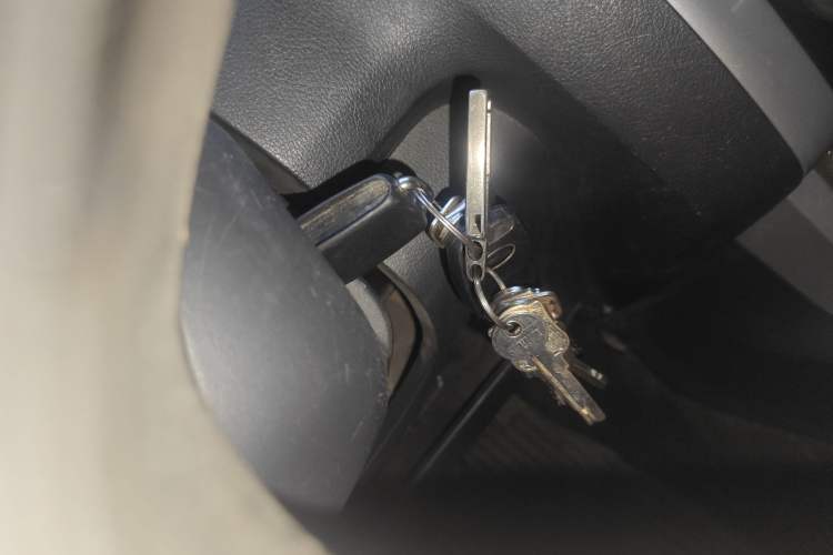 Used Isuzu TAGA 2018 3.0T Two-Wheel Drive Luxury Edition Vehicle Key