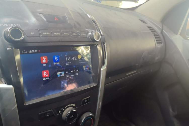Used Isuzu TAGA 2018 3.0T Four-Wheel Drive Ultra-Luxury Version Audio And AC Panel