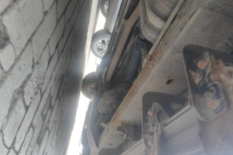 Used Isuzu TAGA  Chassis Rear Right