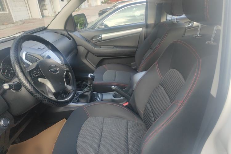 Used Isuzu TAGA  Left Front Seat