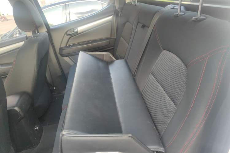 Used Isuzu TAGA  Left Rear Seat
