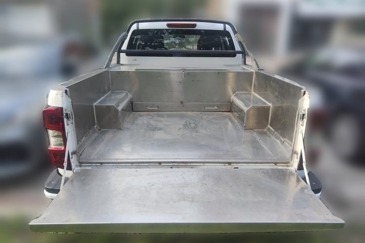 Used Isuzu TAGA  Trunk