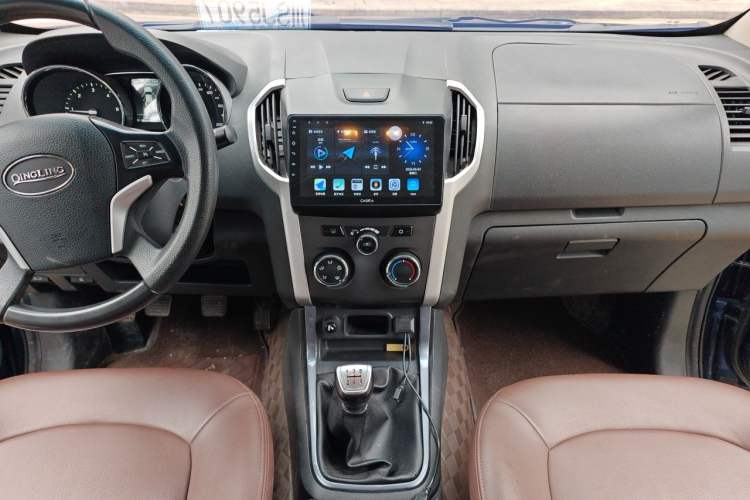 Used Isuzu TAGA 2021 3.0T Diesel Manual Two-Wheel Drive Value Edition Long Wheelbase 4KH1CT6H1 Audio And AC Panel